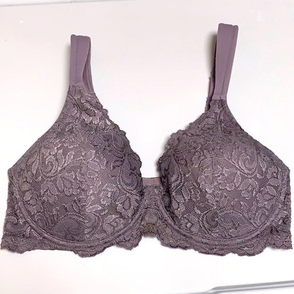 Leading Lady 34D bra, scrumptious lace, padded straps, 3 hook clasp EUC